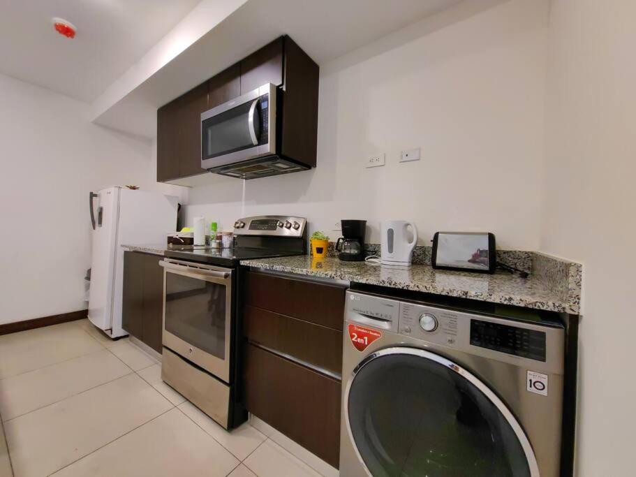 1102 Torre Los Yoses Hermoso Apartamento En Barrio Escalante Sin Parqueo San José Esterno foto
